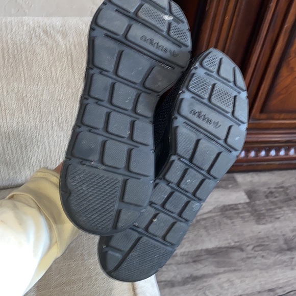 Blacks adidas - Picture 3 of 4